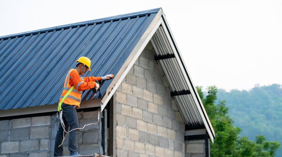 Professional gutter cleaning in Dugspur, VA
